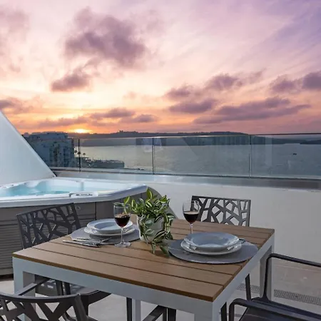 Ivory Penthouse W Hot Tub By Homely! * St. Paul's Bay