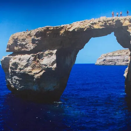 Ivory Penthouse W Hot Tub By Homely! Apartman