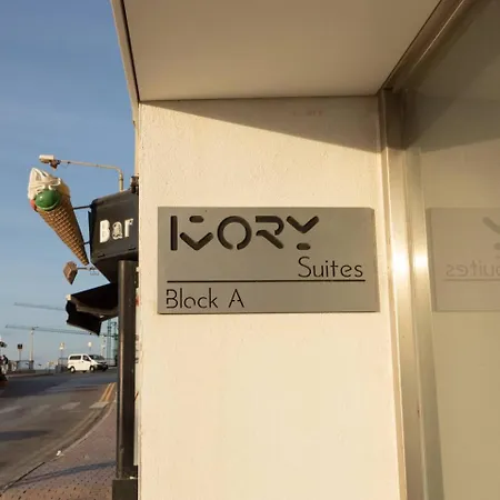 Ivory Penthouse W Hot Tub By Homely! Apartamento St. Paul's Bay