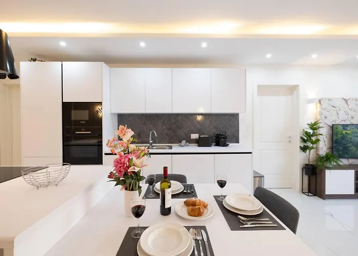 Ivory Penthouse W Hot Tub By Homely! Apartamento *