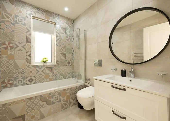 Ivory Penthouse W Hot Tub By Homely!