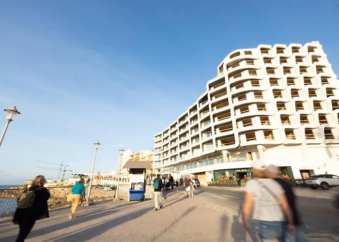 Apartamento Ivory Penthouse W Hot Tub By Homely!