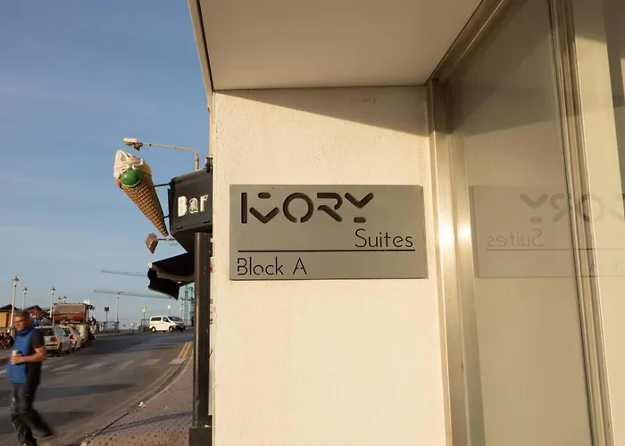 Ivory Penthouse W Hot Tub By Homely! Apartamento St Paul's Bay