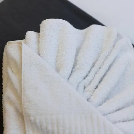 Апартаменты Ivory Penthouse W Hot Tub By Homely!